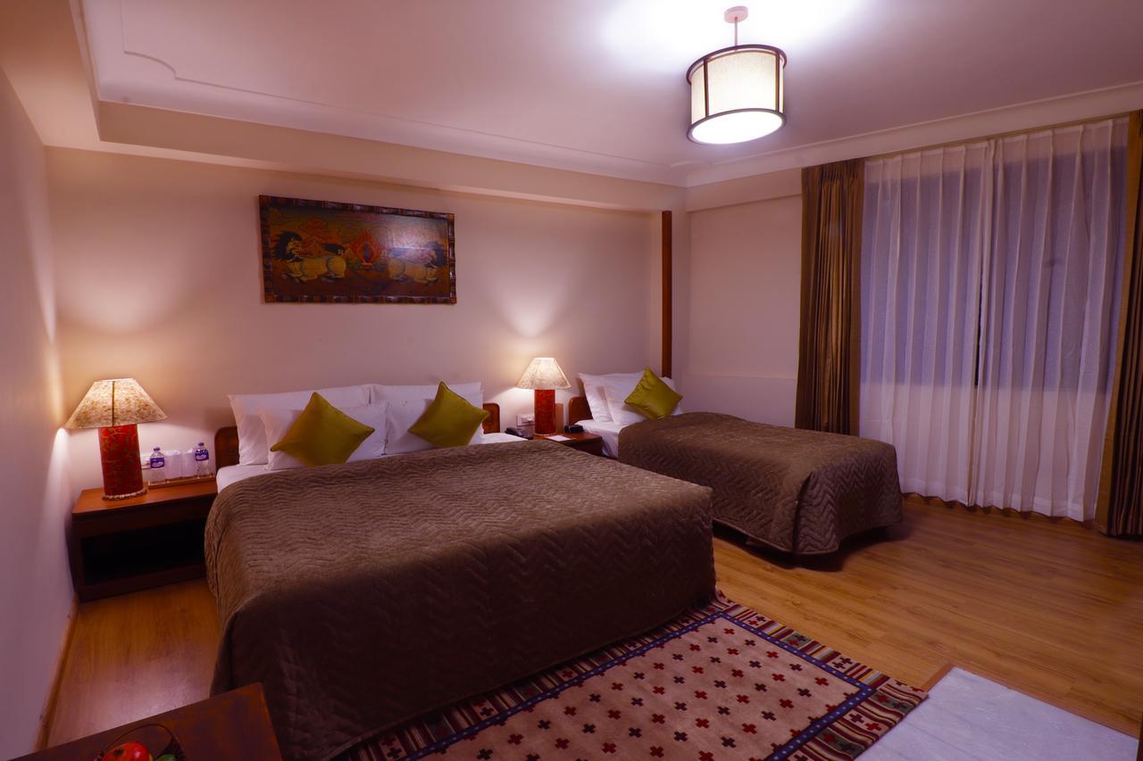 The Denzong Shangrila Gangtok Esterno foto